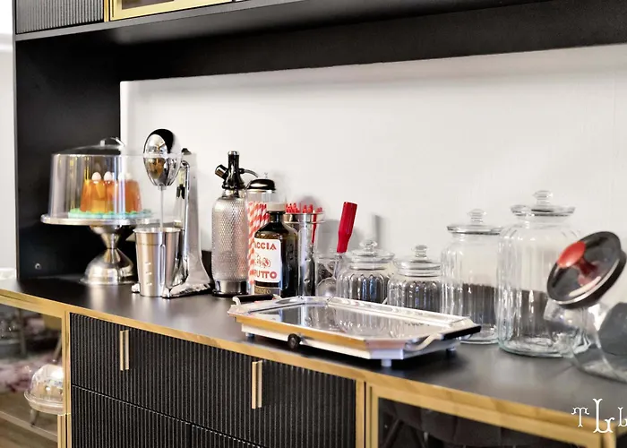 Villa The Twin Lions: Bespoke Travel W/ Speakeasy* Chicago