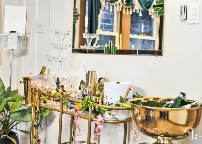 Villa The Twin Lions: Bespoke Travel W/ Speakeasy* Chicago