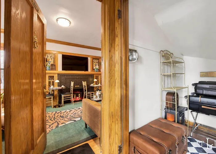 The Twin Lions: Bespoke Travel W/ Speakeasy* Chicago