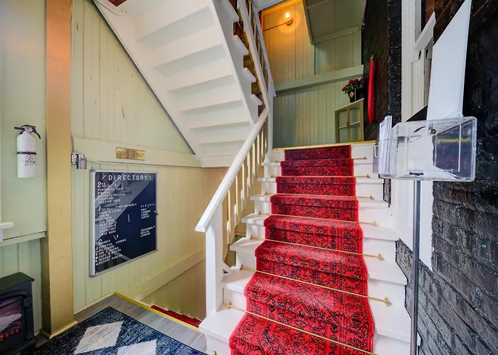 The Twin Lions: Bespoke Travel W/ Speakeasy* *