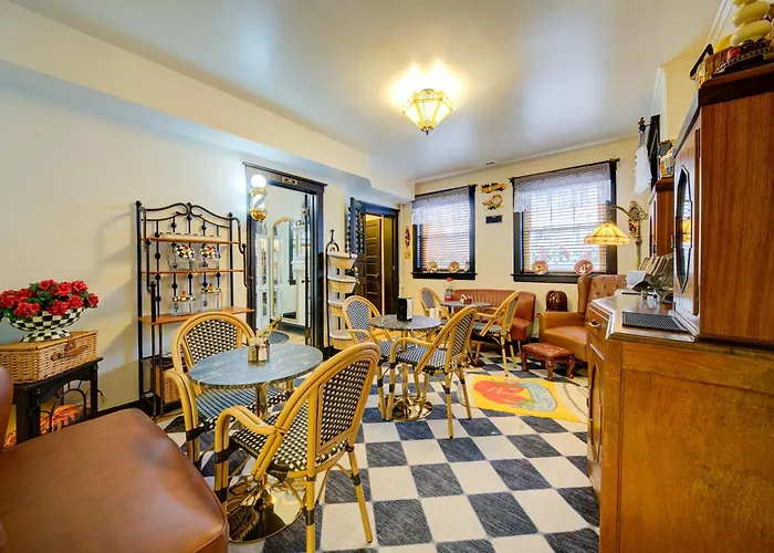 The Twin Lions: Bespoke Travel W/ Speakeasy* *