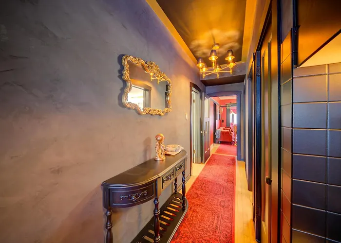 The Twin Lions: Bespoke Travel W/ Speakeasy*