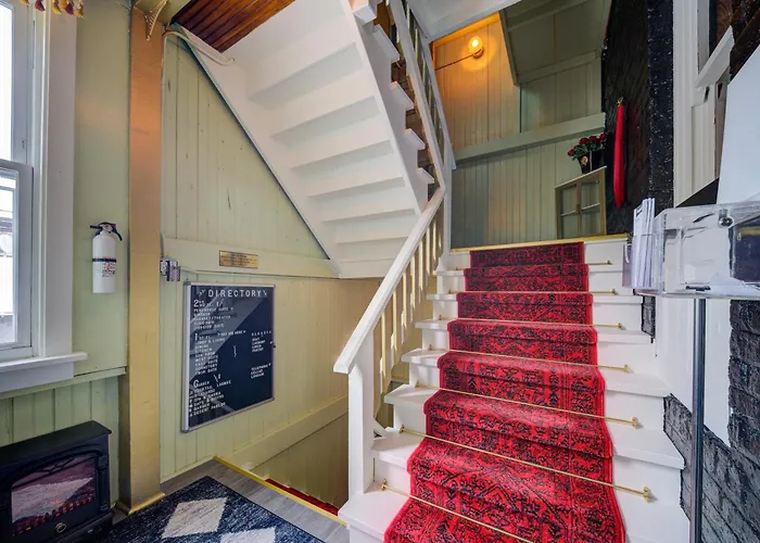 The Twin Lions: Bespoke Travel W/ Speakeasy* *
