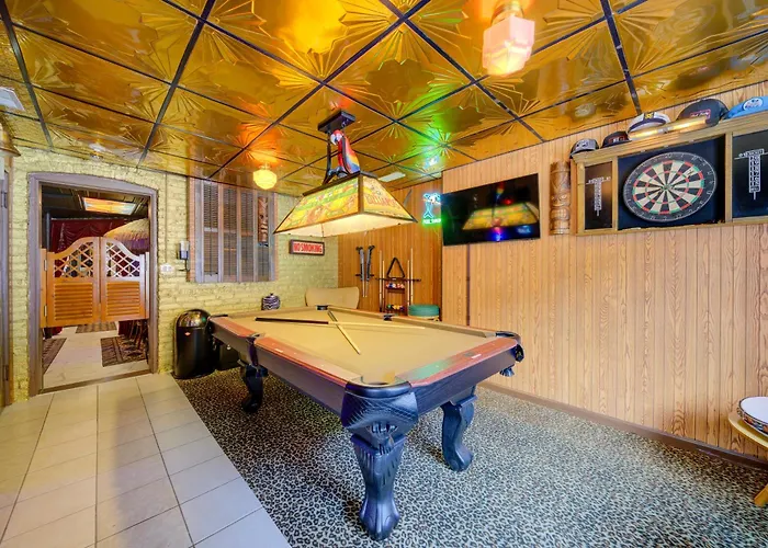 The Twin Lions: Bespoke Travel W/ Speakeasy*