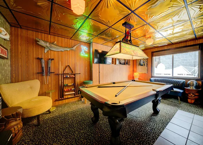 Villa The Twin Lions: Bespoke Travel W/ Speakeasy* Chicago